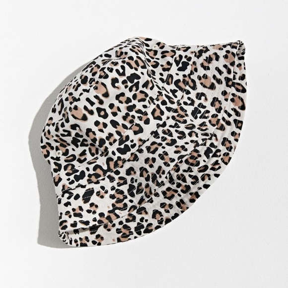 cheetah print canvas bucket hat - Picture 3 of 7